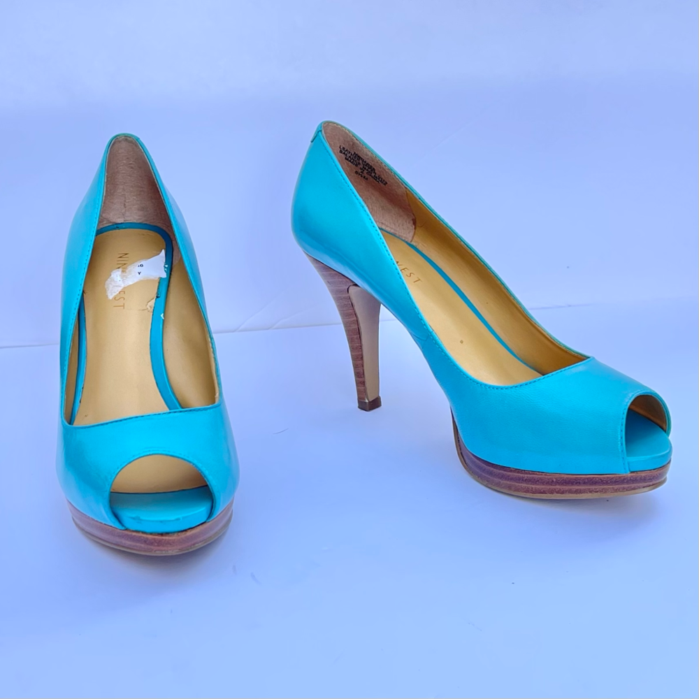 COPY - 5.5 Nine West Light Blue Heels
